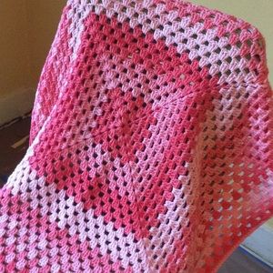🧶Lovely Pink Coral Crocheted Blanket🧶